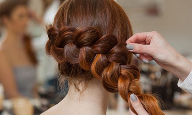 5 Easy to Achieve Hairstyles for Holidays